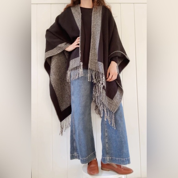JustFab Tweed Wrap Shawl Fringe Grey Black Western Yellowstone Women Herringbone - Picture 1 of 12